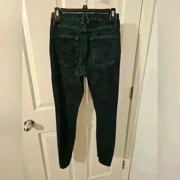 GOOD AMERICAN Good Leg Dark Blue Distructed Knee Skinny Jeans Size 8/29 - Picture 3 of 4